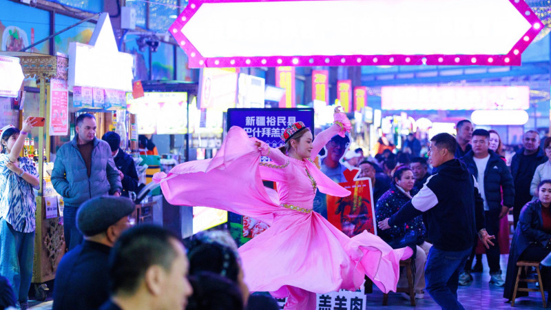 turisti- marele bazar- orașul Urumqi-xinjiang