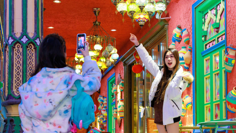 turiste-marele brazar--orașul Urumqi-xinjiang