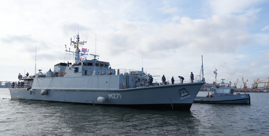 Vânătorul de mine cumpărat de România de la Marina Regală Britanică a ajuns în portul militar Constanța