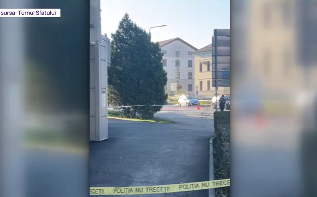 Colet suspect într-o intersecţie aglomerată din Sibiu. Polițiștii au blocat parțial trafiul