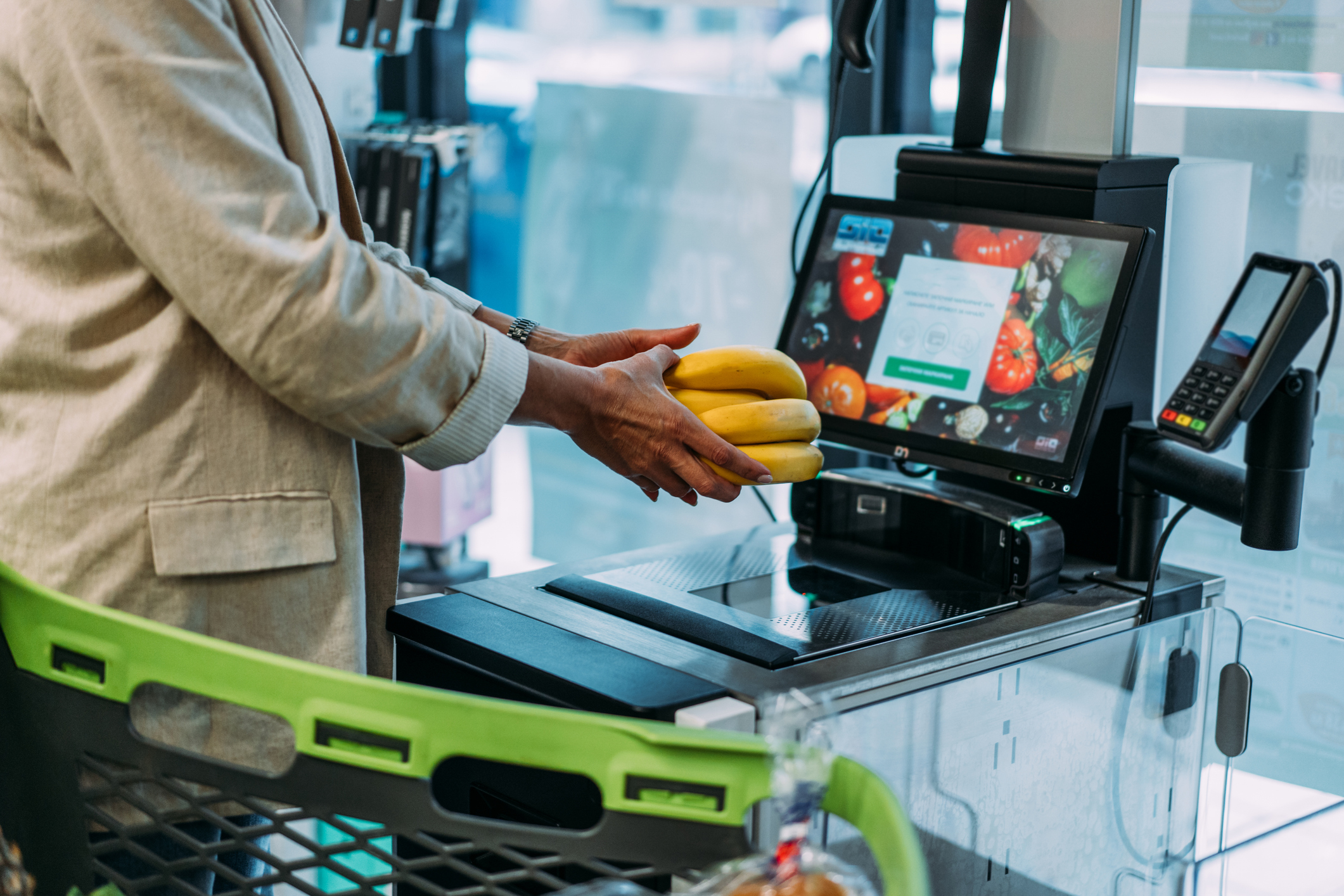 Peste 40% din magazine au case self-checkout. Concluziile unui raport făcut de Consiliul Concurenței