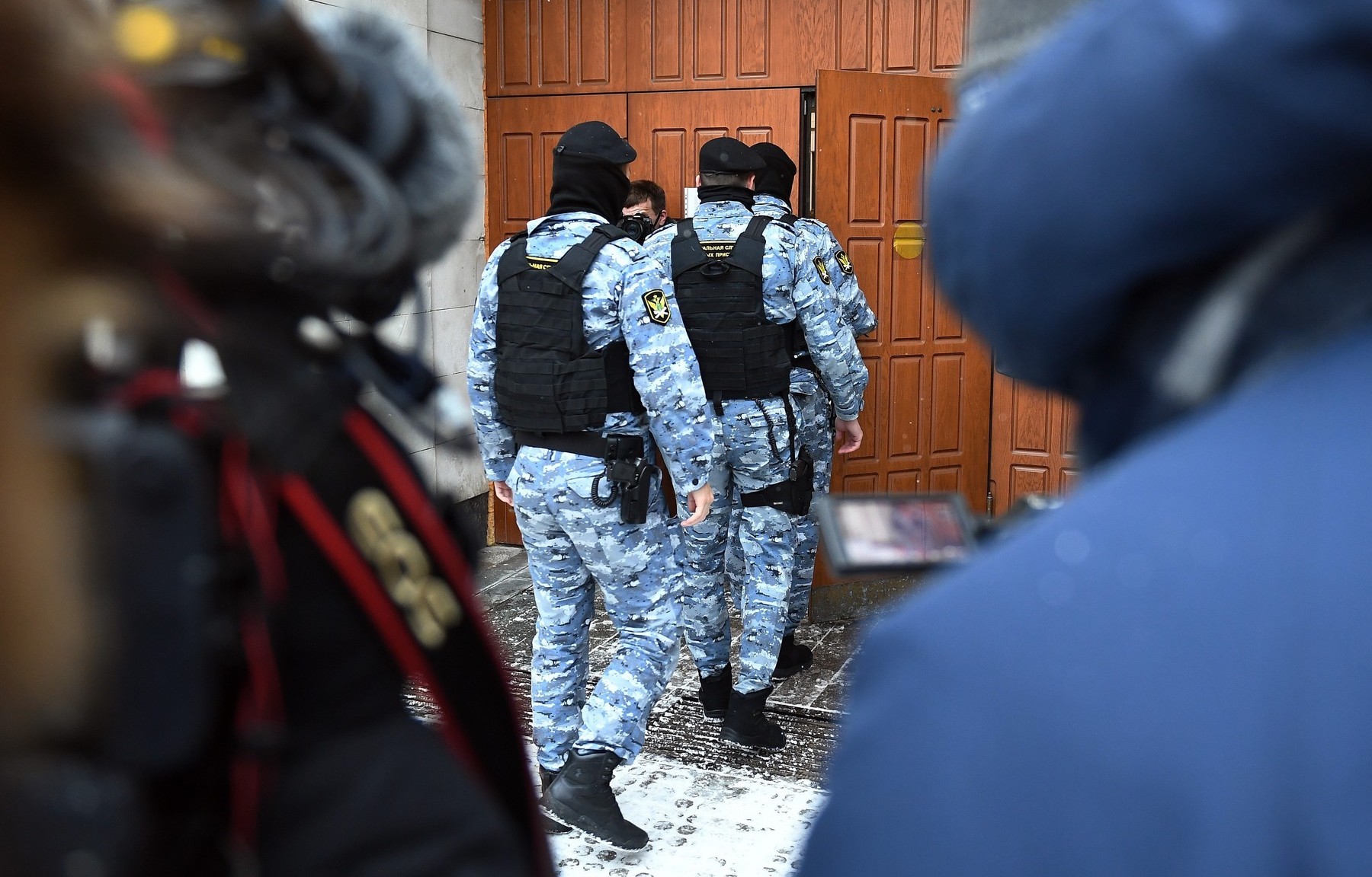 Un tribunal din Moscova l-a declarat pe un rus acuzat de activități LGBT vinovat la un an după ce s-a sinucis în arestul poliției