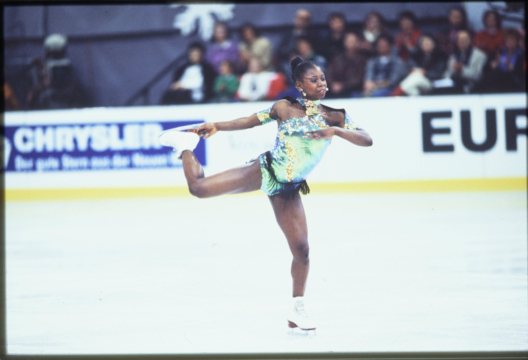 Fosta mare patinatoare Surya Bonaly a anunţat că toate medaliile i-au fost furate în timp ce se afla la căpătâiul mamei sale, bolnave