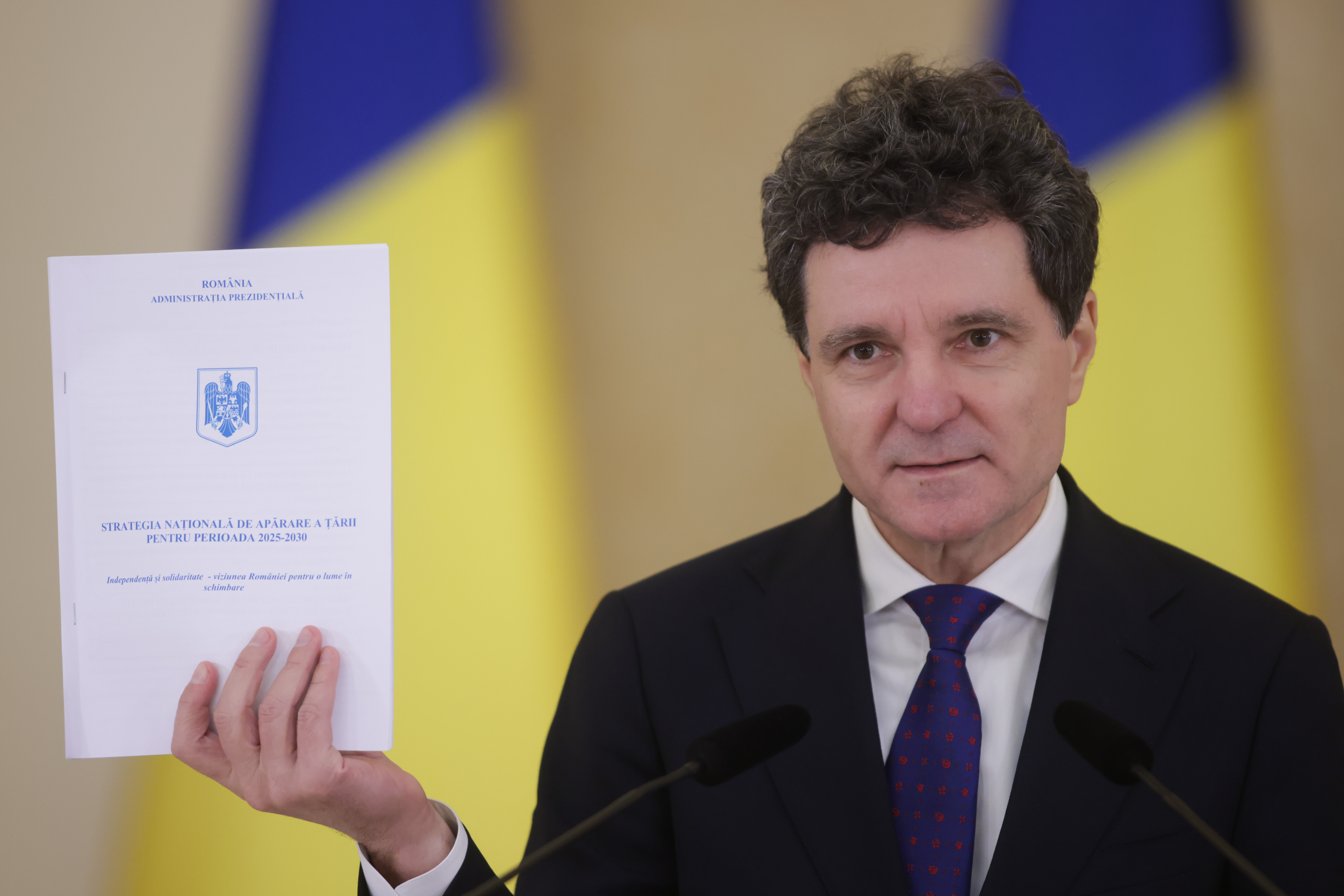 Strategia Națională de Apărare îl vrea pe cetățean un „partener activ”. Politolog: „O colecție de dorințe”