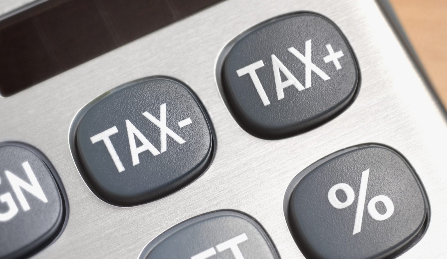 Constantin Toma: Taxele locale vor crește în 2026 cu peste 75%. Primăriile vor încasa mai puțin