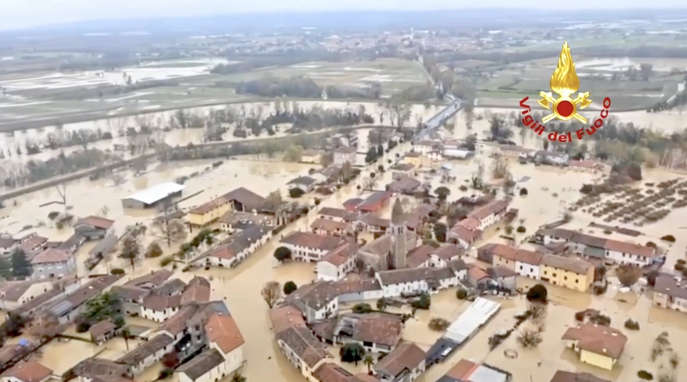 Trupul unuia dintre dispăruți, găsit după alunecarea de teren din Gorizia, Italia. Căutările pentru a doua persoană continuă