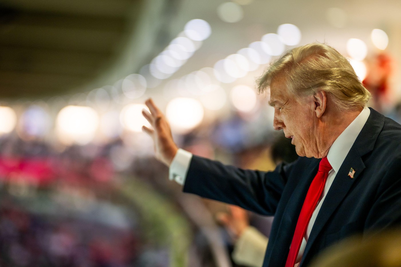 Fotbal: Trump ameninţă din nou oraşele democrate cu retragerea de pe lista gazdelor CM 2026