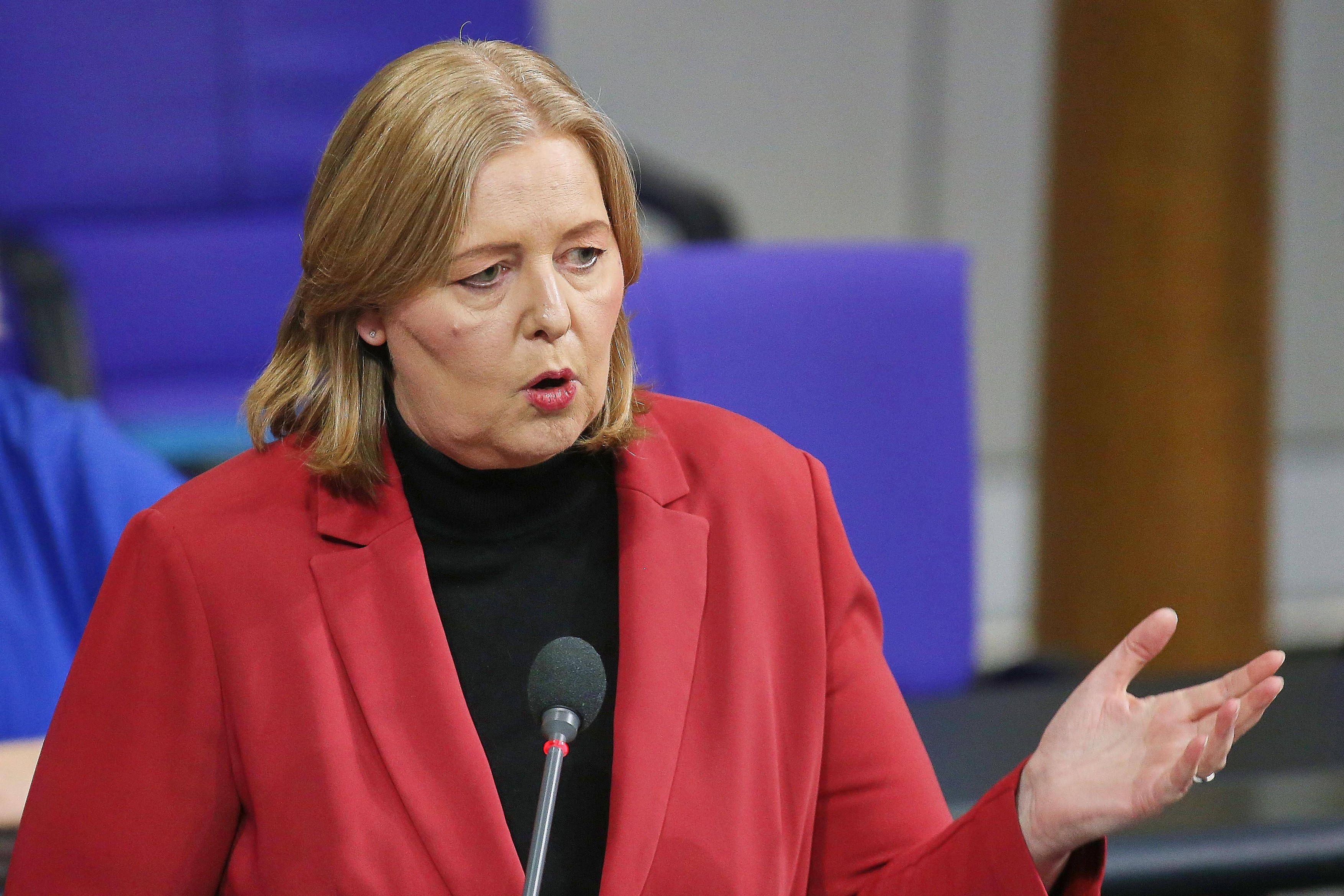 Tensiuni în guvernul Germaniei. Coaliția riscă să se destrame din cauza reformei pensiilor, avertizează social-democrații