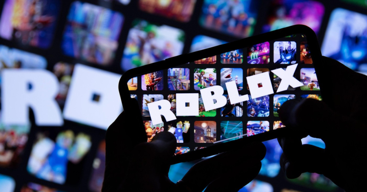 Copiii nu vor mai putea vorbi cu adulți necunoscuți pe Roblox
