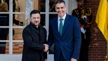 Volodimir Zelenski şi Pedro Sanchez.