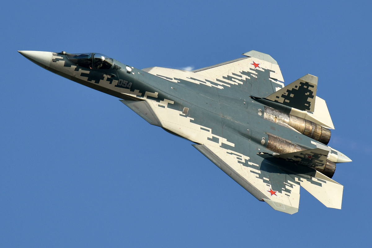 Rusia se laudă cu avionul său de luptă invizibil pe radar Su-57 la Dubai AirShow 2025
