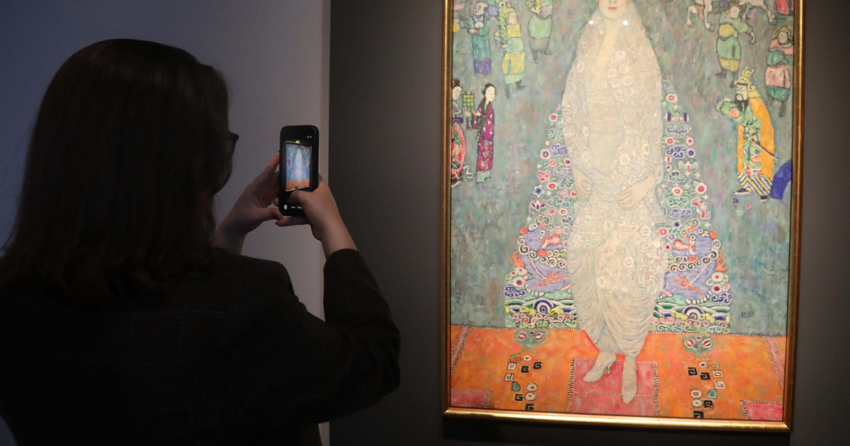 O pictură rară a lui Klimt a devenit a doua cea mai scumpă operă de artă modernă vândută vreodată la licitaţie. Cine deține recordul