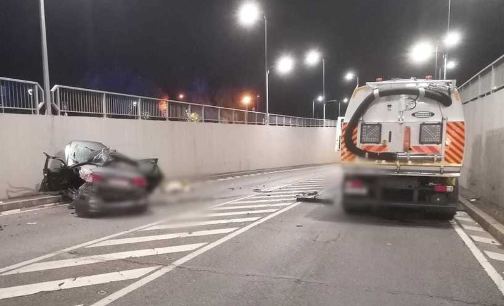 Accident grav în Pasajul Michelangelo din Timişoara. Un tânăr de 21 de ani a murit, altul a fost rănit
