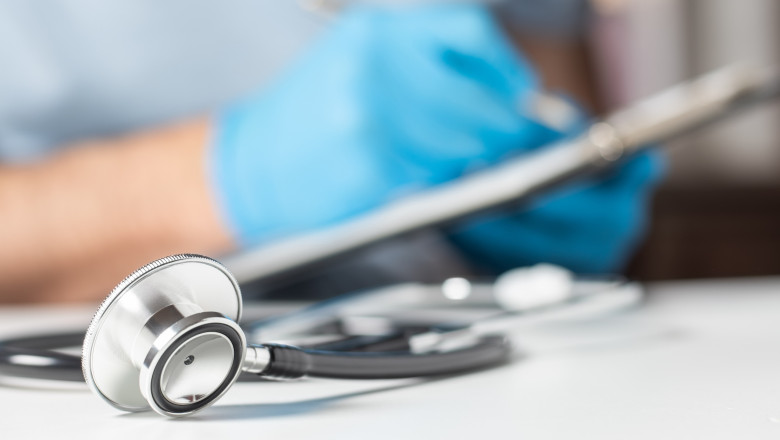 Cumulul pensiei cu salariul prelungit de Guvern și în 2026, cu prioritate în sănătate și educaţie. Explicațiile lui Rogobete