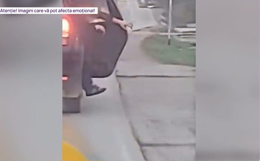 VIDEO Momentul în care un tânăr s-a aruncat dintr-o mașină aflată în mers. Scena a fost filmată de un alt șofer