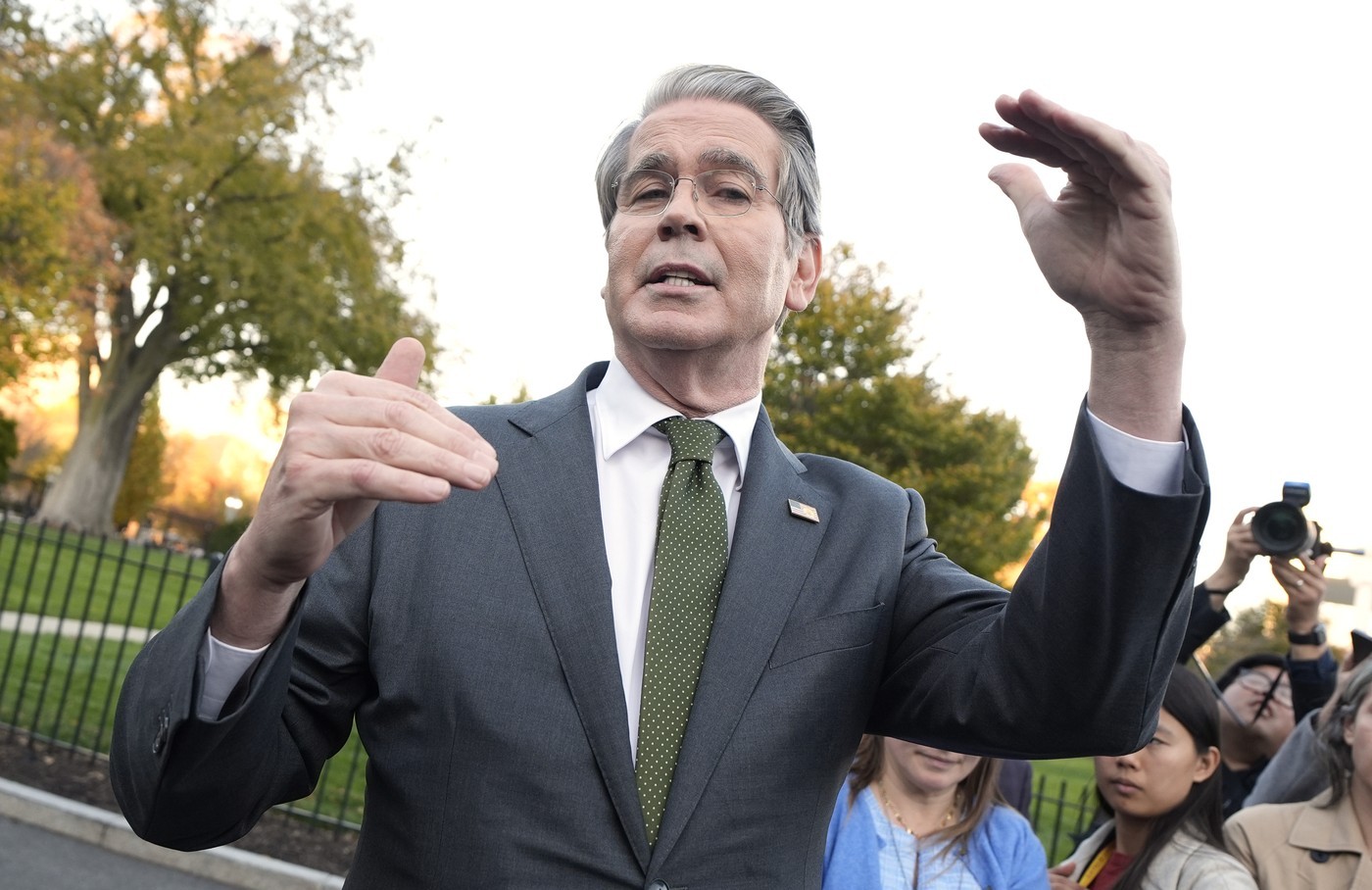 Cum ar putea primi fiecare american cel puţin 2.000 de dolari de pe urma tarifelor lui Trump. Explicațiile lui Scott Bessent