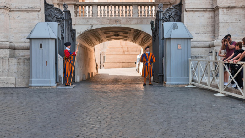 militari din garda elvetiana a vaticanului