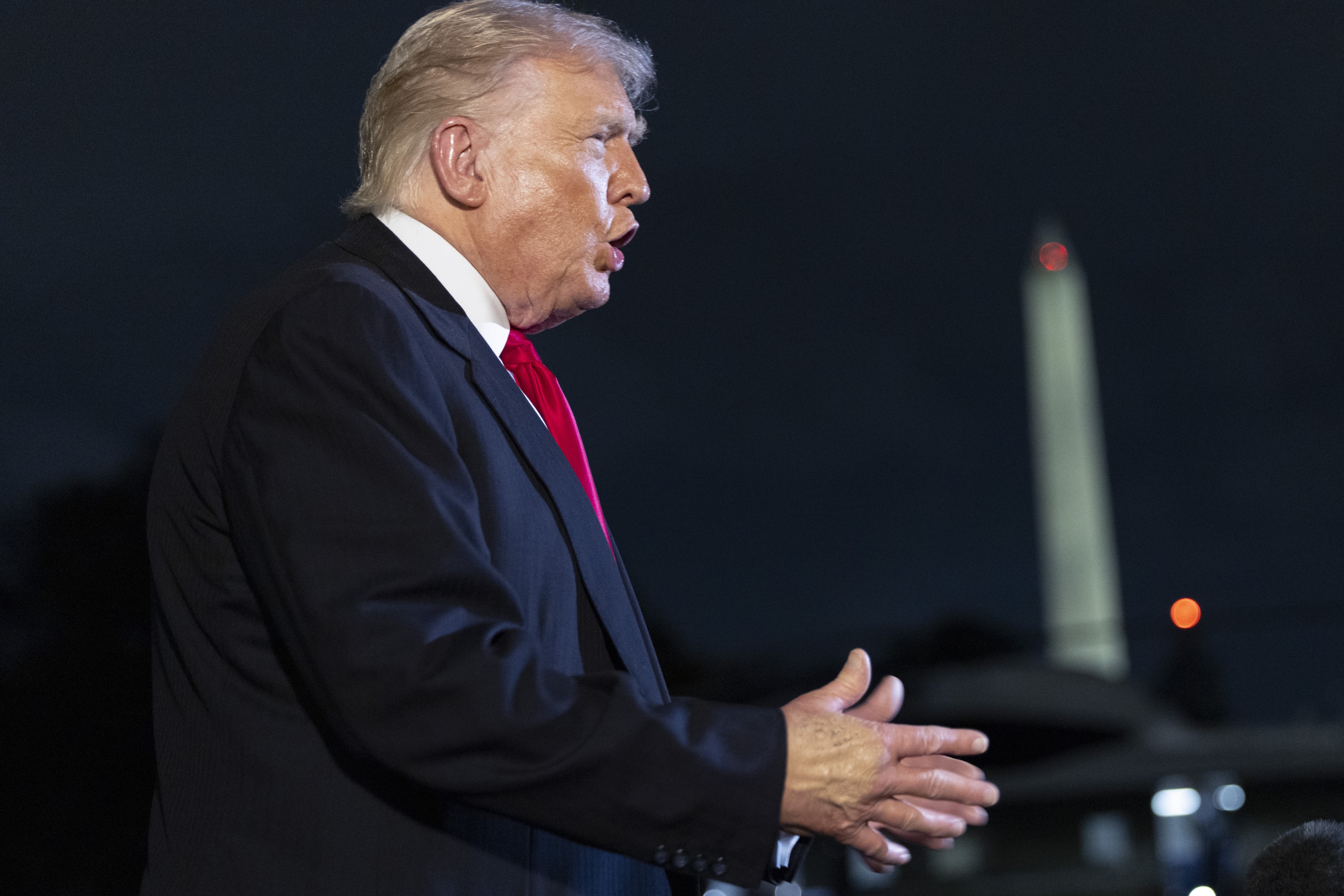 Donald Trump proclamă o „săptămână a anticomunismului” în SUA. „Mesajul lor rămâne acelaşi: renunţaţi la libertăţile voastre”