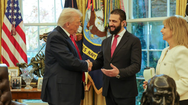 Donald Trump și preşedintele sirian Ahmed al-Sharaa, la Casa Albă.