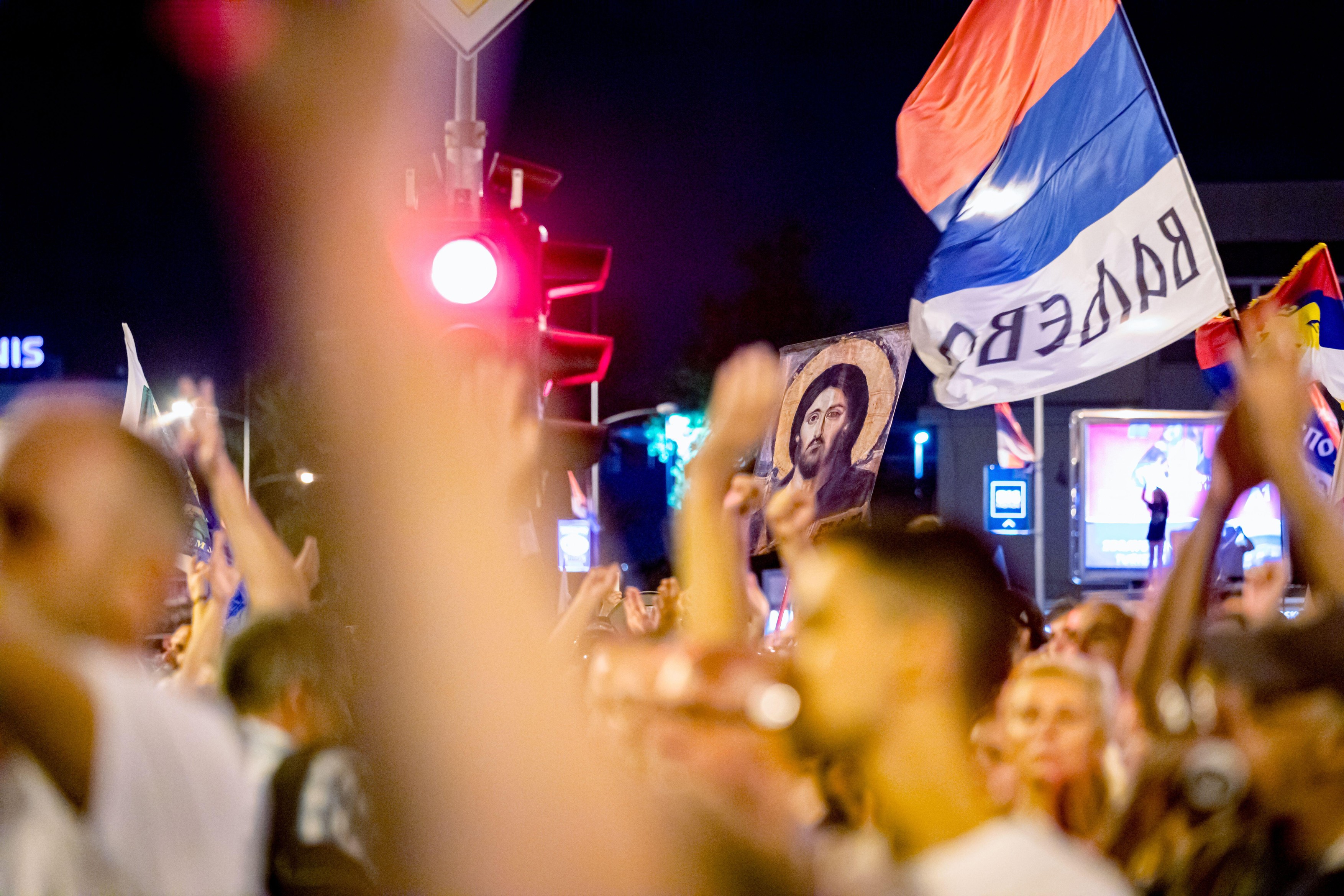 Proteste la Belgrad împotriva legii care accelerează dezvoltarea proiectului imobiliar al ginerelui preşedintelui Donald Trump