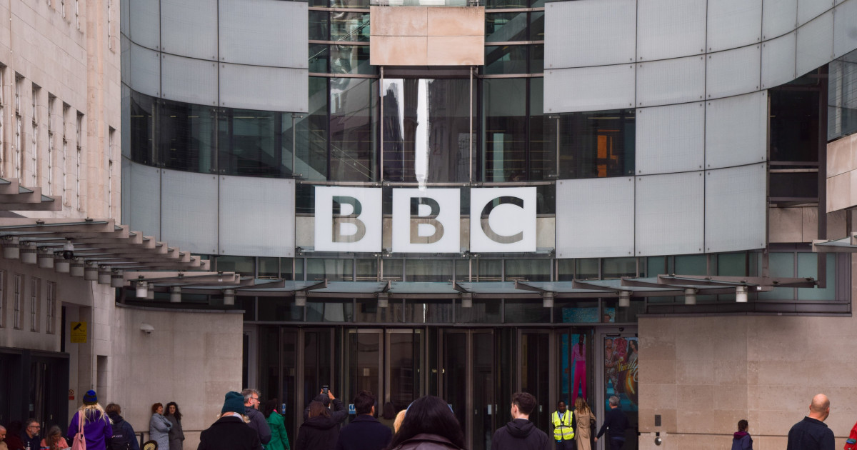 De ce BBC se confruntă cu cea mai gravă criză a sa din ultimele decenii: „Au făcut o greșeală și nu și-au asumat-o”