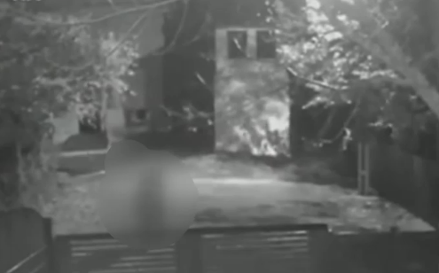 Momentul în care femeia din Teleorman e ucisă de soțul ei, surprins de camere. Fiul lor de trei ani a fost martor la crimă