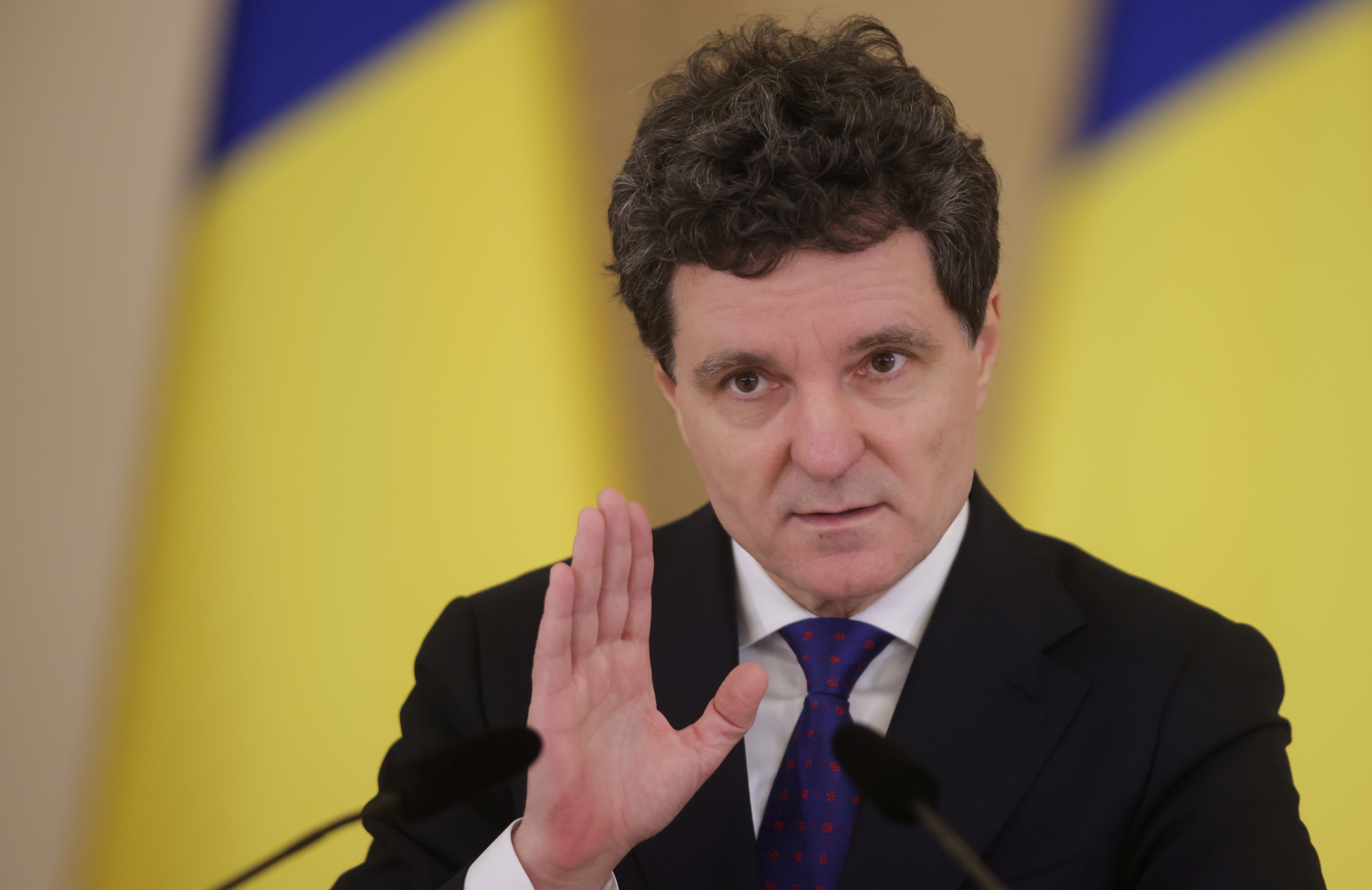 Ce spune Nicușor Dan despre o revizuire a Constituției propusă de Ludovic Orban ca soluție la problema pensiilor magistraților