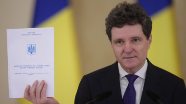 Nicusor dan prezinta strategoa nationala de aparara a tarii