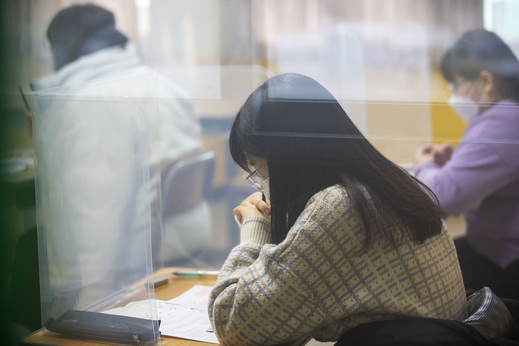 Examen de admitere la facultate în Coreea de Sud: Probele au durat nouă ore. Zboruri suspendate, pentru a nu perturba proba de engleză