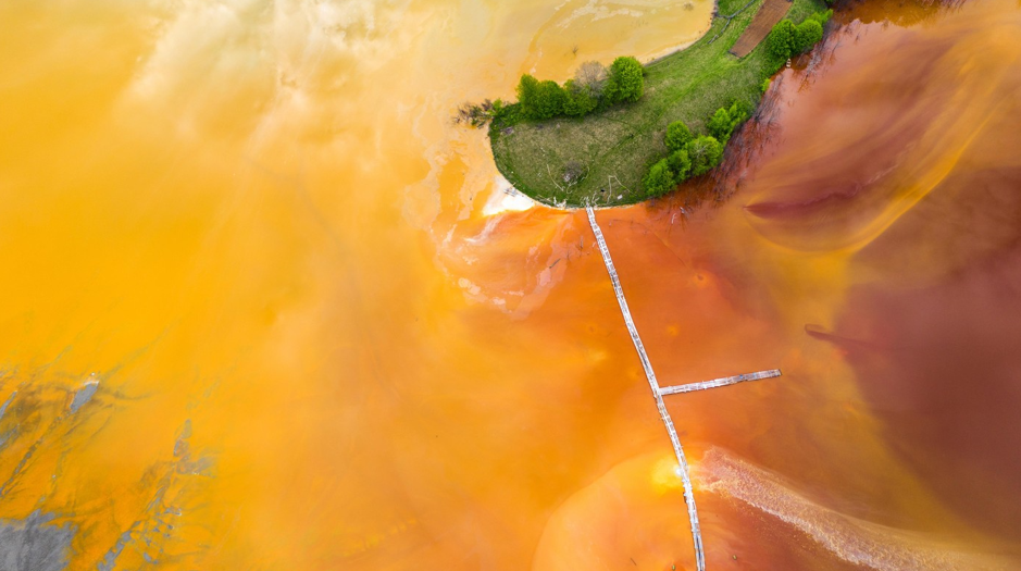 Şase iazuri de decantare din două județe, abandonate de zeci de ani şi responsabile de poluări istorice, vor fi închise şi ecologizate