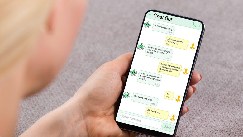 femeie-discutie chatbot