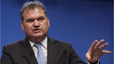 cseke attila sustine o conferinta de presa