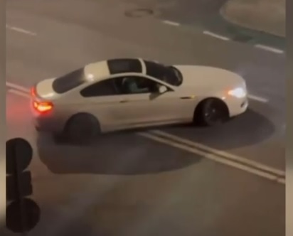 Distracție periculoasă la Cluj-Napoca: un tânăr șofer, filmat în timp drifturi la miezul nopții