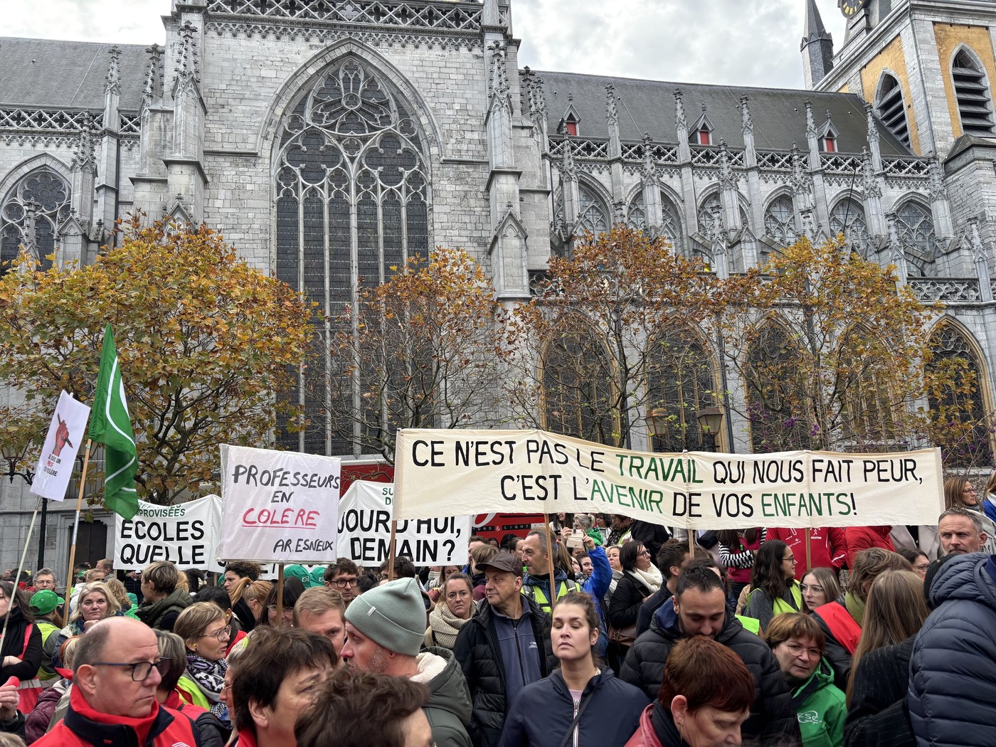 Trei zile de greve în Belgia: Zboruri anulate și școli închise, anunțate de sindicatele care se confruntă cu premierul Bart De Wever