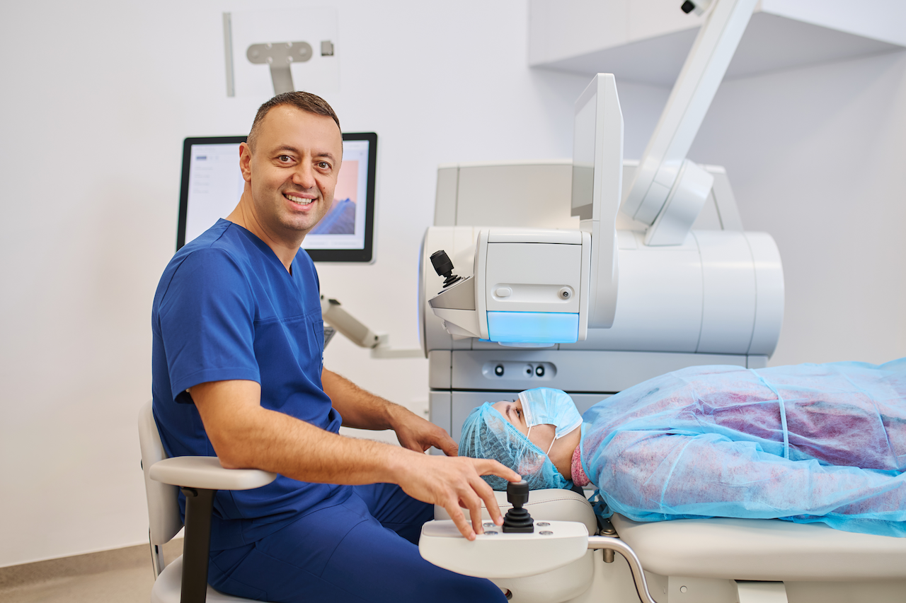 (P) Vârstele și afecțiunile lor oculare. Ce putem face pentru o vedere sănătoasă din copilărie până la vârsta a treia