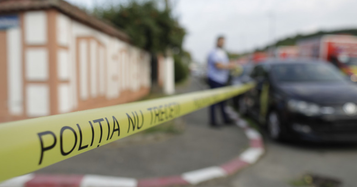 O femeie din Olt a fost omorâtă de partenerul ei, care a susţinut apoi că a găsit-o decedată în casa lor. Bărbatul a fost reținut