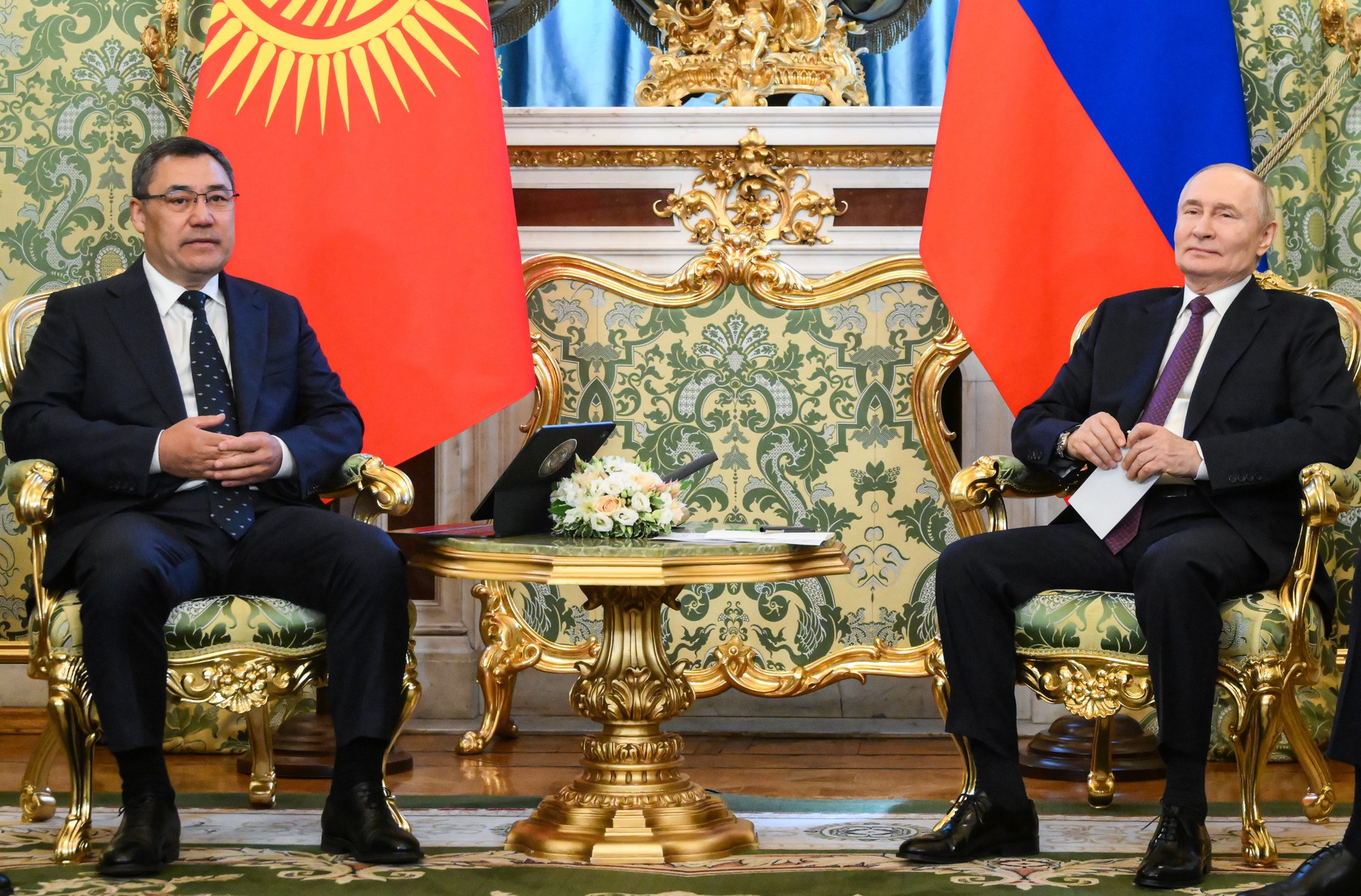 Vladimir Putin începe marți o vizită de trei zile în Kîrgîzstan