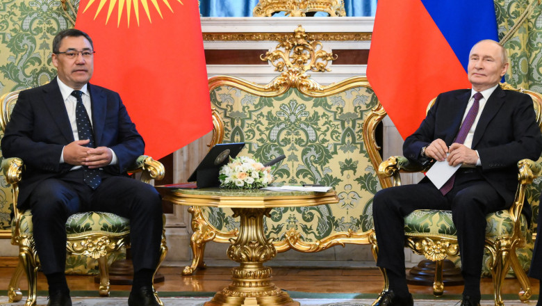 Presidents Of Russia And Kyrgyzstan Meet In Moscow