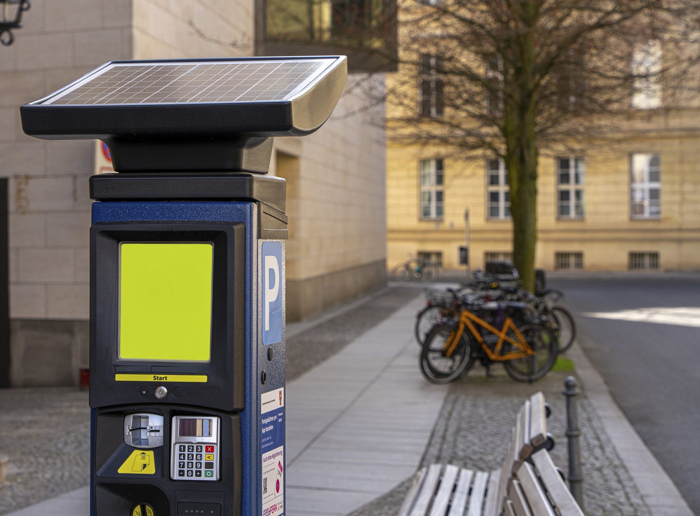 Cuplu din Germania, reţinut după ce ar fi furat monede în valoare de 1 milion de euro din parcometre