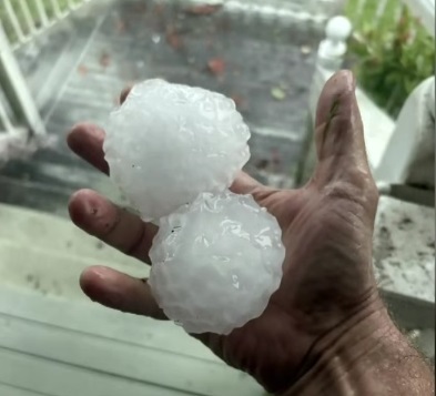 Grindină gigantică lovește Australia: peste 95.000 de locuințe din Queensland au rămas fără electricitate