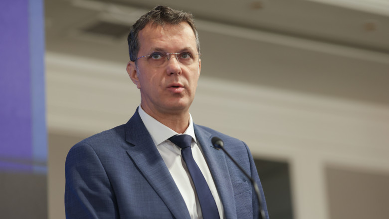 BUCURESTI - CONFERINTA - COOPERAREA IN INDUSTRIA APARARII - RO -