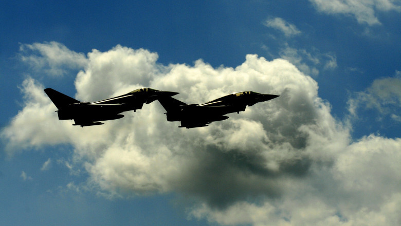 Eurofighter typhoon in zbir