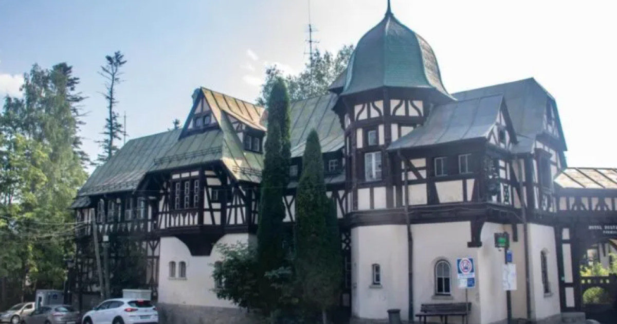 Hotelul Furnica din Sinaia, scos la vânzare