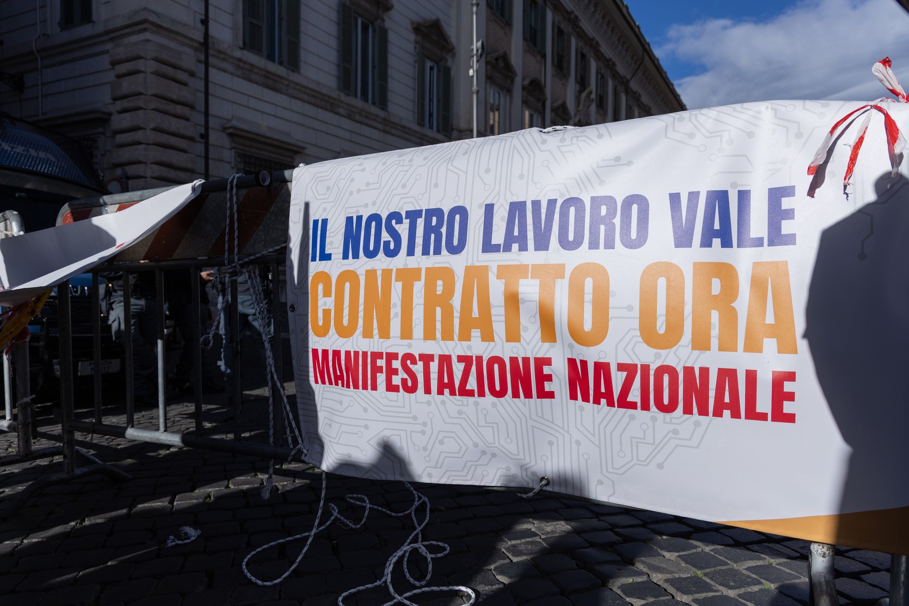 Jurnaliștii italieni intră în grevă generală din cauza salariilor. Deplasarea Papei în străinătate nu va fi reflectată în presă