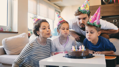 Mesaje de ''La mulți ani'' de Sfantul Apostol Andrei. Foto Getty Images