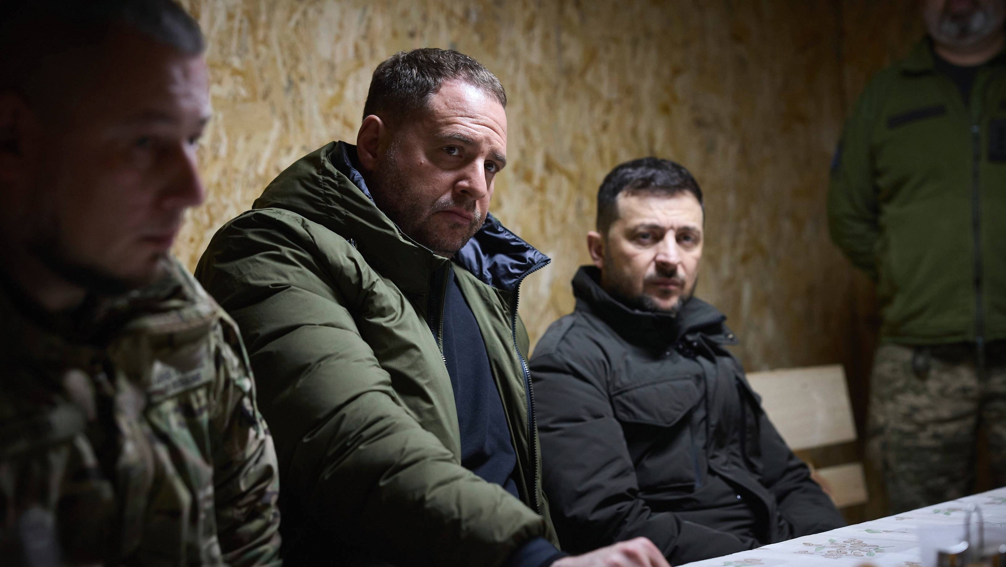 Căderea „Cardinalului Verde”: de ce demiterea lui Andrii Iermak este un cutremur politic pentru Ucraina. „Zelenski s-a ales pe sine”