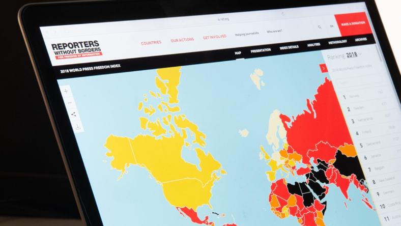 Reporteri fără frontiere atenționează cu privire la site-uri de ştiri false, pro-Kremlin, active înainte de alegerile locale din Franța