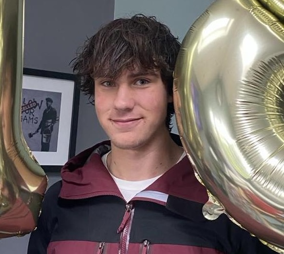 Salvamont Braşov publică fotografia unui tânăr de 18 ani căutat de duminică în Bucegi. Cine are informații să contacteze autoritățile