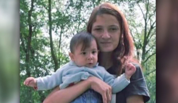 O tânără de 18 ani din Bihor, dispărută de 3 zile împreună cu bebelușul său. Poliția cere ajutorul cetățenilor