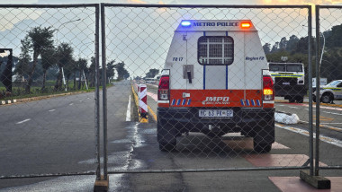 Johannesburg, Südafrika, 21.11.2025: G20-Gipfel: Südafrikanische Polizei sichert in unmittelbarer Nähe des Tagungsgeländ